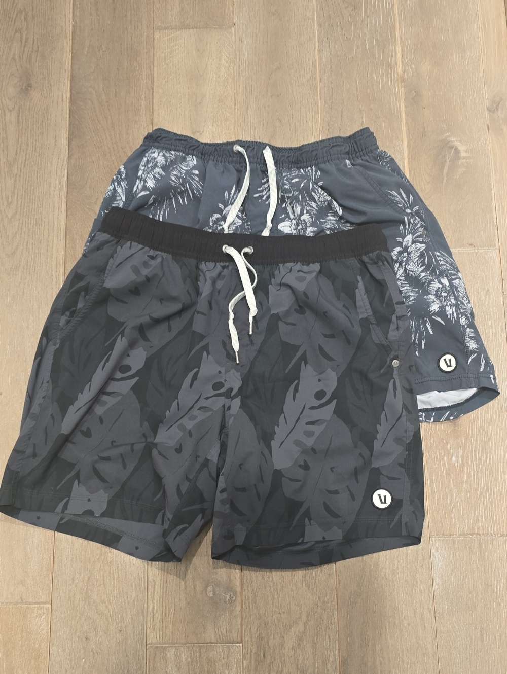 Vuori Men's LARGE Light Gray Palm Tree and Dark Gray Leaf-Print Athletic Shorts